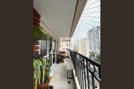 Apartamento à venda com 105m², 2 quartos e 2 vagas Apartamento à venda com 105m², 2 quartos e 2 vagasVaranda