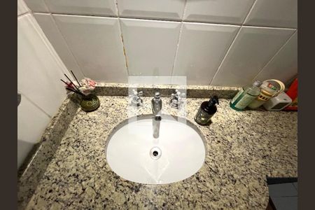 Apartamento à venda com 105m², 2 quartos e 2 vagas Apartamento à venda com 105m², 2 quartos e 2 vagasBanheiro da Suíte