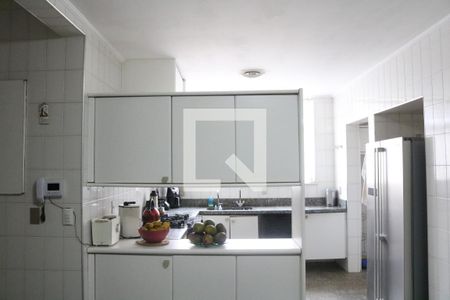 Casa à venda com 584m², 5 quartos e 5 vagasCozinha