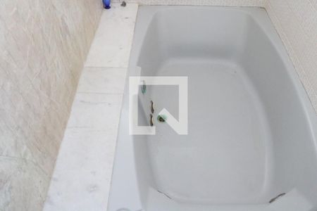 Casa à venda com 584m², 5 quartos e 5 vagasBanheiro da Suíte 1