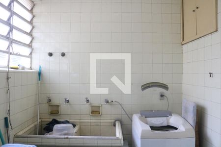 Casa à venda com 584m², 5 quartos e 5 vagasÁrea de Serviço