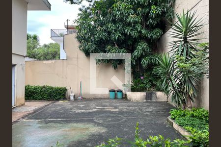 Casa à venda com 584m², 5 quartos e 5 vagasQuintal