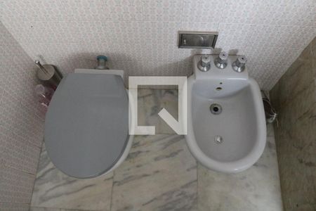 Casa à venda com 584m², 5 quartos e 5 vagasBanheiro da Suíte 1