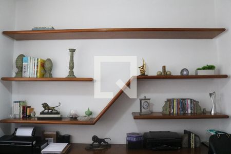 Casa à venda com 584m², 5 quartos e 5 vagasEscritório