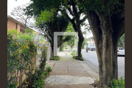 Casa à venda com 584m², 5 quartos e 5 vagasVista da Rua