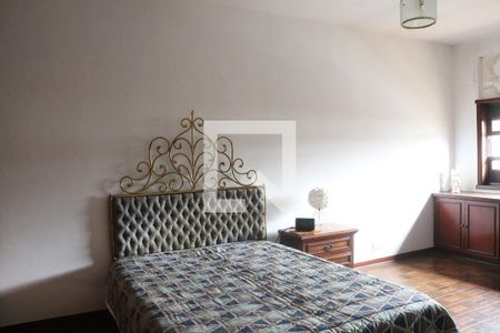 Casa à venda com 584m², 5 quartos e 5 vagasQuarto 2