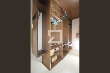 Casa à venda com 163m², 3 quartos e 2 vagasQuarto 1 (suíte) - Closet