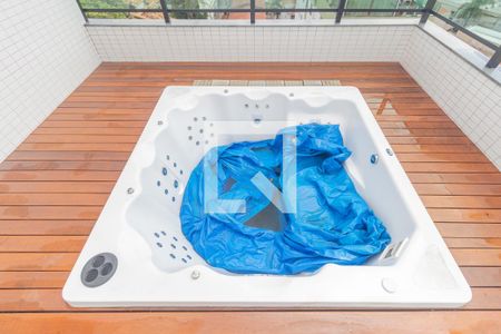 Apartamento à venda com 326m², 5 quartos e 3 vagas Apartamento à venda com 326m², 5 quartos e 3 vagasPiscina