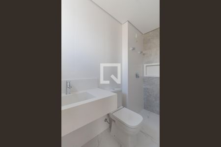 Apartamento à venda com 326m², 5 quartos e 3 vagas Apartamento à venda com 326m², 5 quartos e 3 vagasBanheiro da Suite 2