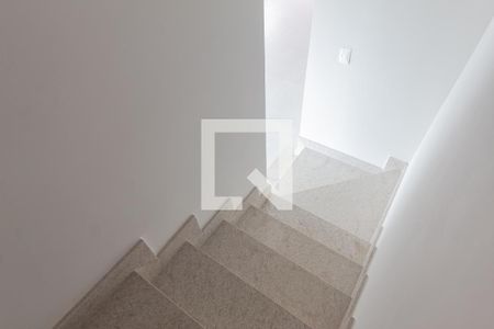 Apartamento à venda com 326m², 5 quartos e 3 vagas Apartamento à venda com 326m², 5 quartos e 3 vagasEscadas