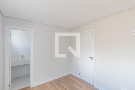 Apartamento à venda com 326m², 5 quartos e 3 vagas Apartamento à venda com 326m², 5 quartos e 3 vagasSuite 2