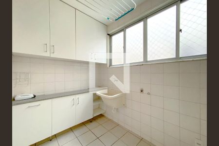 Apartamento à venda com 125m², 4 quartos e 2 vagas Apartamento à venda com 125m², 4 quartos e 2 vagasÁrea de Serviço