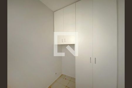 Apartamento à venda com 125m², 4 quartos e 2 vagas Apartamento à venda com 125m², 4 quartos e 2 vagasQuarto de Serviço