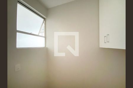 Apartamento à venda com 125m², 4 quartos e 2 vagas Apartamento à venda com 125m², 4 quartos e 2 vagasQuarto de Serviço