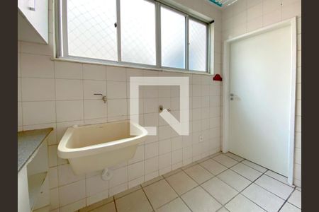 Apartamento à venda com 125m², 4 quartos e 2 vagas Apartamento à venda com 125m², 4 quartos e 2 vagasÁrea de Serviço