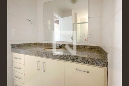 Apartamento à venda com 125m², 4 quartos e 2 vagas Apartamento à venda com 125m², 4 quartos e 2 vagasBanheiro