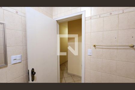 Casa à venda com 251m², 4 quartos e 5 vagas Casa à venda com 251m², 4 quartos e 5 vagasBanheiro da Suíte