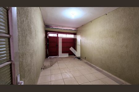 Casa à venda com 251m², 4 quartos e 5 vagas Casa à venda com 251m², 4 quartos e 5 vagasGaragem