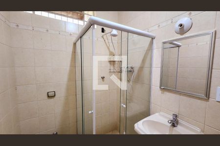 Casa à venda com 251m², 4 quartos e 5 vagas Casa à venda com 251m², 4 quartos e 5 vagasBanheiro da Suíte