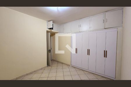 Casa à venda com 251m², 4 quartos e 5 vagas Casa à venda com 251m², 4 quartos e 5 vagasQuarto 4 - Suíte