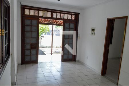 Sala de casa à venda com 3 quartos, 600m² em Taquara, Rio de Janeiro