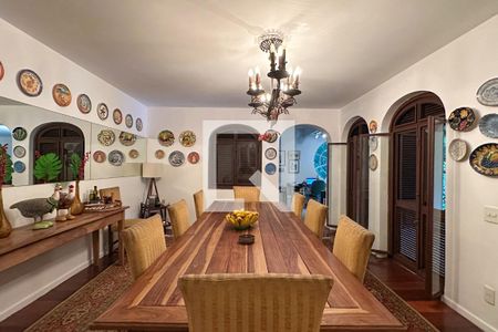 Casa à venda com 1800m², 11 quartos e 8 vagas Casa à venda com 1800m², 11 quartos e 8 vagasSala 03 - Casa 01
