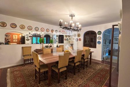 Casa à venda com 1800m², 11 quartos e 8 vagas Casa à venda com 1800m², 11 quartos e 8 vagasSala 03 - Casa 01