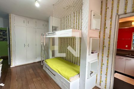 Casa à venda com 1800m², 11 quartos e 8 vagas Casa à venda com 1800m², 11 quartos e 8 vagasSuíte 02 - Casa 01