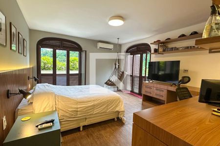 Casa à venda com 1800m², 11 quartos e 8 vagas Casa à venda com 1800m², 11 quartos e 8 vagasSuíte 05 - Casa 02