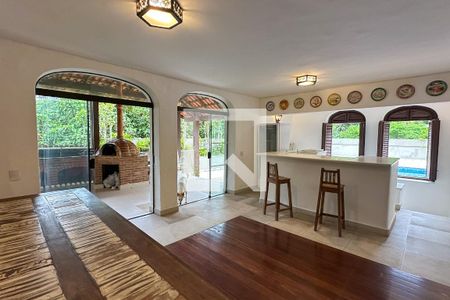 Casa à venda com 1800m², 11 quartos e 8 vagas Casa à venda com 1800m², 11 quartos e 8 vagasSala 07 - Casa 02