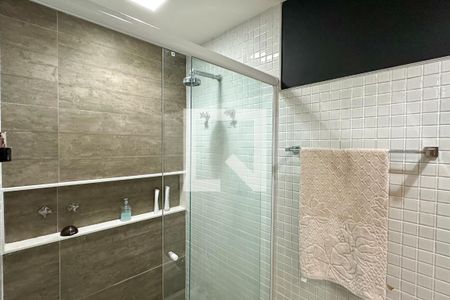 Casa à venda com 1800m², 11 quartos e 8 vagas Casa à venda com 1800m², 11 quartos e 8 vagasSuíte 03 - Casa 01