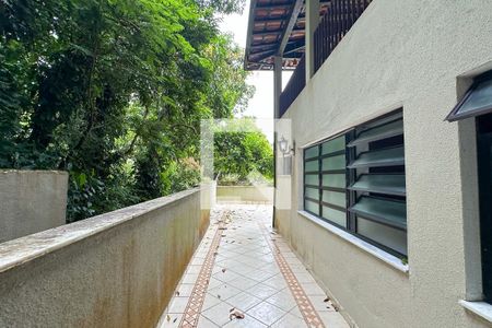 Casa à venda com 1800m², 11 quartos e 8 vagas Casa à venda com 1800m², 11 quartos e 8 vagasVaranda 03 - Casa 02