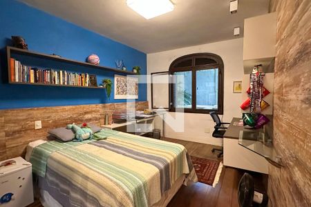 Casa à venda com 1800m², 11 quartos e 8 vagas Casa à venda com 1800m², 11 quartos e 8 vagasSuíte 04 - Casa 01
