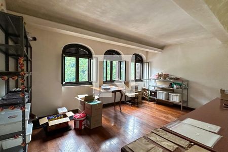 Casa à venda com 1800m², 11 quartos e 8 vagas Casa à venda com 1800m², 11 quartos e 8 vagasSala 11 - Casa 04