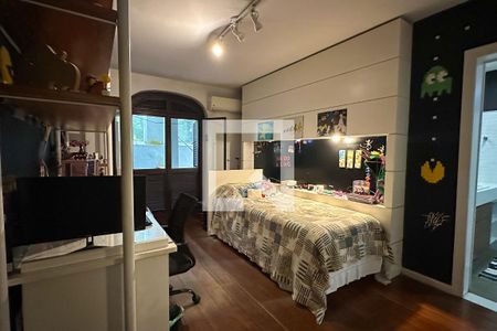 Casa à venda com 1800m², 11 quartos e 8 vagas Casa à venda com 1800m², 11 quartos e 8 vagasSuíte 03 - Casa 01