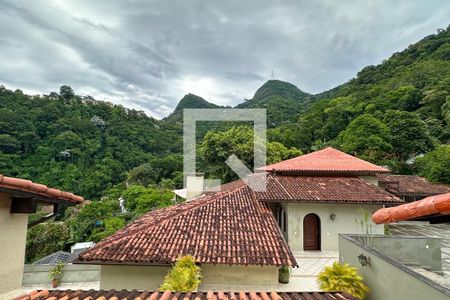 Casa à venda com 1800m², 11 quartos e 8 vagas Casa à venda com 1800m², 11 quartos e 8 vagasSuíte 02 - Casa 01