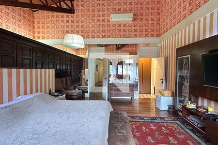 Casa à venda com 1800m², 11 quartos e 8 vagas Casa à venda com 1800m², 11 quartos e 8 vagasSuíte 01 - Casa 01