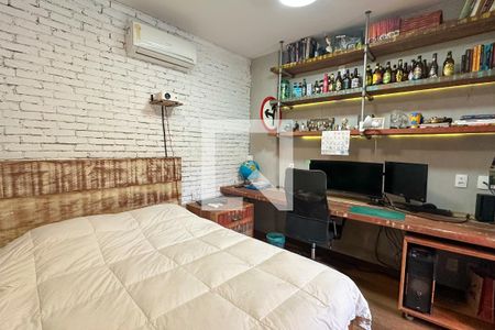 Casa à venda com 1800m², 11 quartos e 8 vagas Casa à venda com 1800m², 11 quartos e 8 vagasSuíte 06 - Casa 02