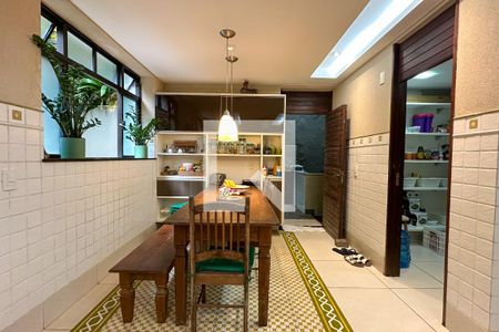 Casa à venda com 1800m², 11 quartos e 8 vagas Casa à venda com 1800m², 11 quartos e 8 vagasCozinha 01 - Casa 01