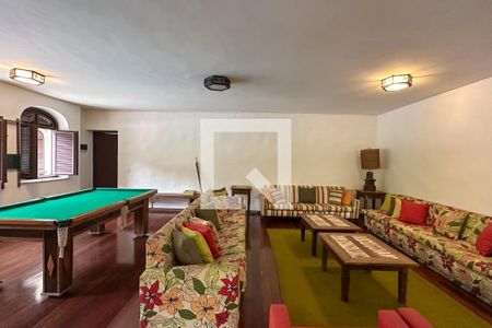 Casa à venda com 1800m², 11 quartos e 8 vagas Casa à venda com 1800m², 11 quartos e 8 vagasSala 07 - Casa 02