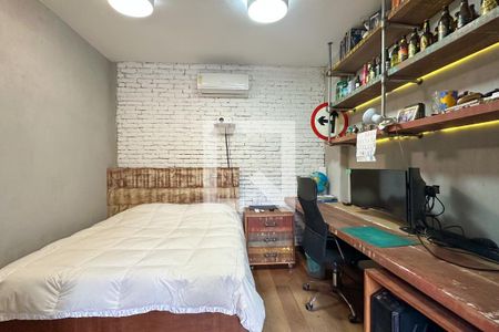 Casa à venda com 1800m², 11 quartos e 8 vagas Casa à venda com 1800m², 11 quartos e 8 vagasSuíte 06 - Casa 02