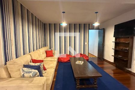 Casa à venda com 1800m², 11 quartos e 8 vagas Casa à venda com 1800m², 11 quartos e 8 vagasSala 08 - Casa 02