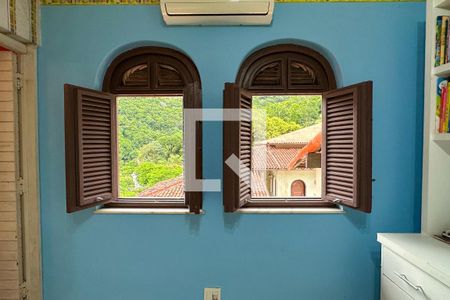 Casa à venda com 1800m², 11 quartos e 8 vagas Casa à venda com 1800m², 11 quartos e 8 vagasSuíte 02 - Casa 01