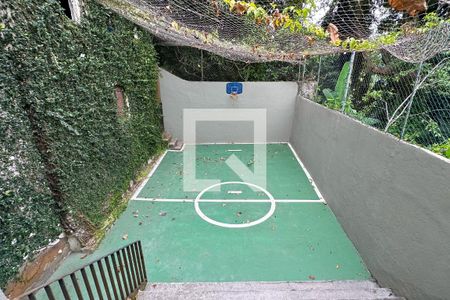 Casa à venda com 1800m², 11 quartos e 8 vagas Casa à venda com 1800m², 11 quartos e 8 vagasQuadra Esportiva