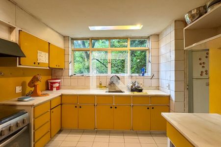 Casa à venda com 1800m², 11 quartos e 8 vagas Casa à venda com 1800m², 11 quartos e 8 vagasCozinha 04 - Casa 04