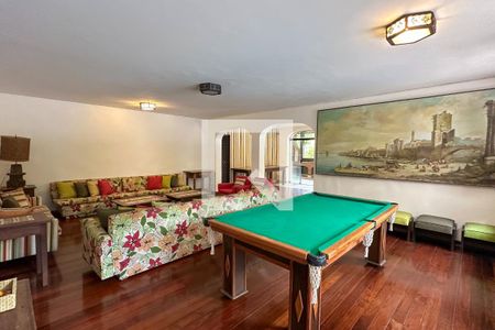 Casa à venda com 1800m², 11 quartos e 8 vagas Casa à venda com 1800m², 11 quartos e 8 vagasSala 07 - Casa 02