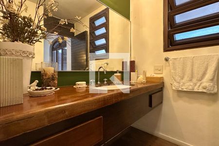 Casa à venda com 1800m², 11 quartos e 8 vagas Casa à venda com 1800m², 11 quartos e 8 vagasLavabo 01 - Casa 01