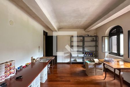Casa à venda com 1800m², 11 quartos e 8 vagas Casa à venda com 1800m², 11 quartos e 8 vagasSala 11 - Casa 04