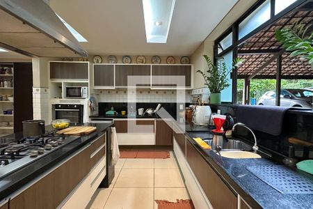 Casa à venda com 1800m², 11 quartos e 8 vagas Casa à venda com 1800m², 11 quartos e 8 vagasCozinha 01 - Casa 01