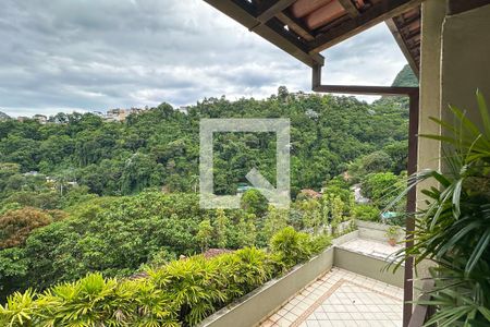 Casa à venda com 1800m², 11 quartos e 8 vagas Casa à venda com 1800m², 11 quartos e 8 vagasHall - Casa 01
